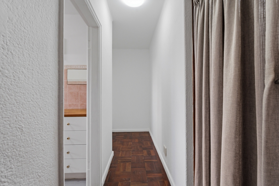 0 Bedroom Property for Sale in Sea Point Western Cape